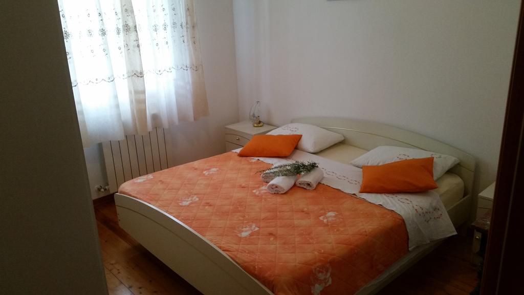 Apartments Milica Umag Bagian luar foto