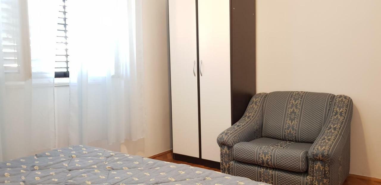 Apartments Milica Umag Bagian luar foto